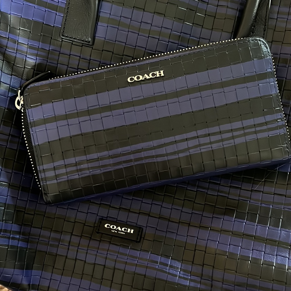 Coach Purse and Wallet matching set - Picture 2 of 7